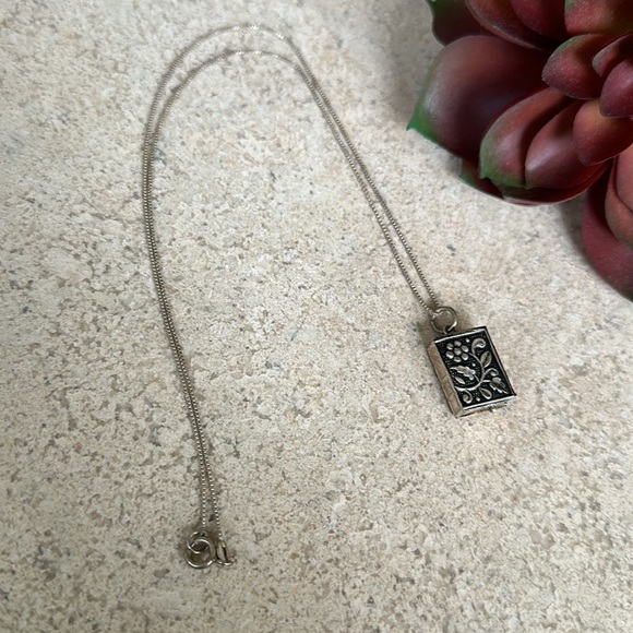 Silver box chain and small floral secret Quran book charm Farsi Persian - Picture 4 of 15